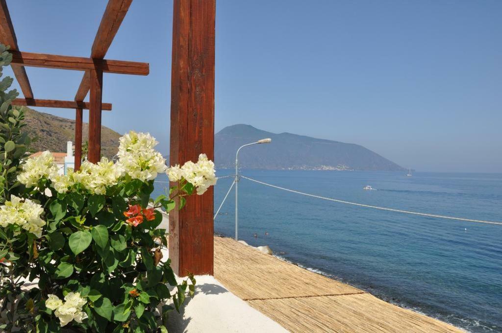 Apartamento Nerossidiana Sul Mare Di Lipari Exterior foto